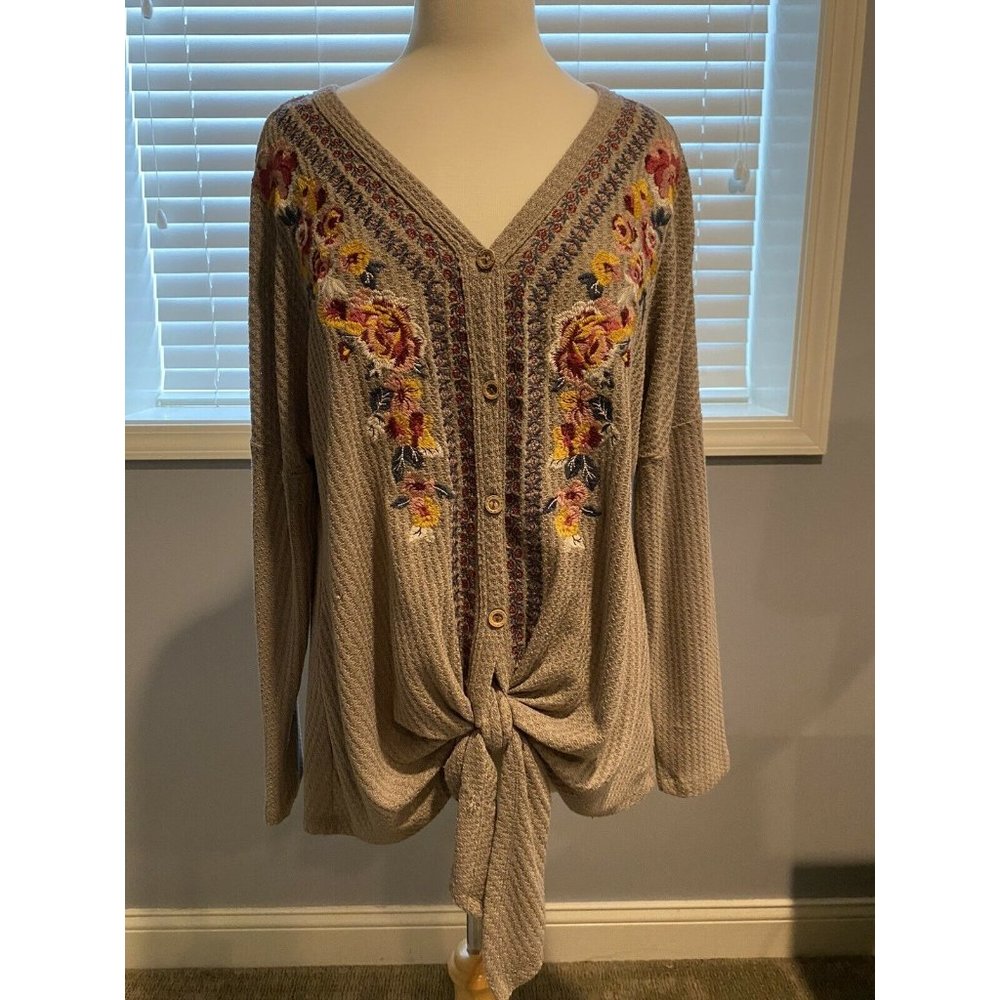 Andree’ by Unit Waffle Knit Front Tie Top Sz L